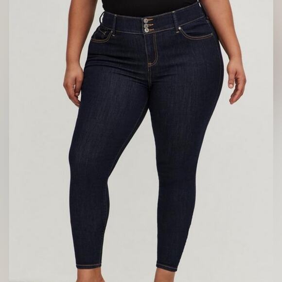 Torrid Jegging Skinny Super Soft High-Rise Jean, Rinse Wash 18S - Picture 2 of 8